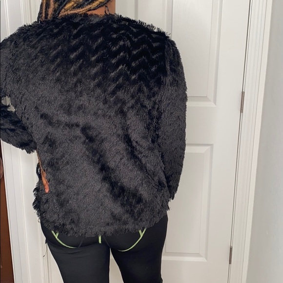BLACK FAUX FUR JACKET - Picture 2 of 3